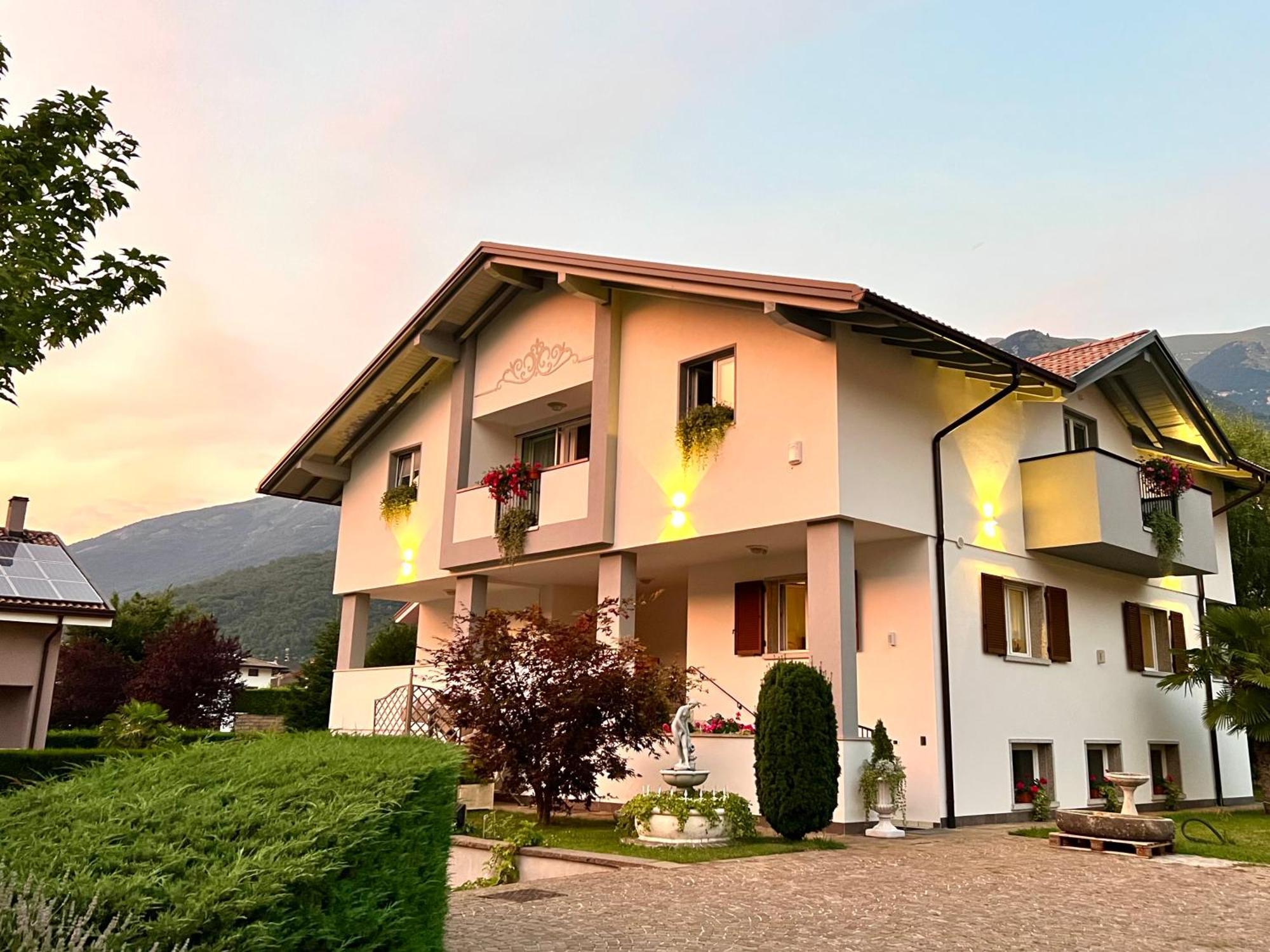 La Finestra Sul Giardino - B&B Cavedine エクステリア 写真